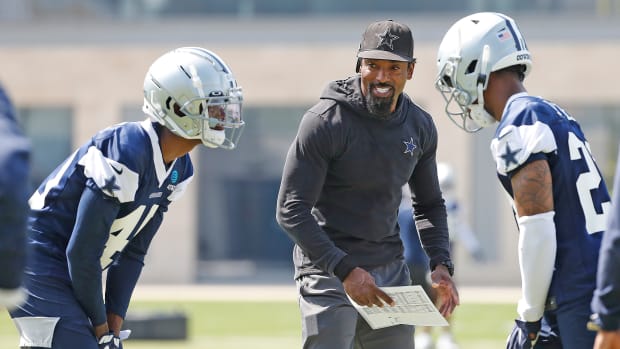 Dallas Cowboys defensive backs coach Al Harris